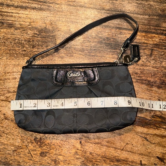 Coach Black Signature Wristlet Clutch with Leather Trim hang tags attached - Picture 8 of 16